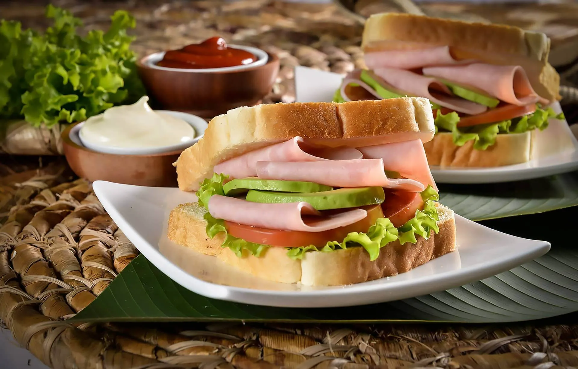 Sandwich de aguacate y jamon - Sandwich de aguacate - Receta aguacate