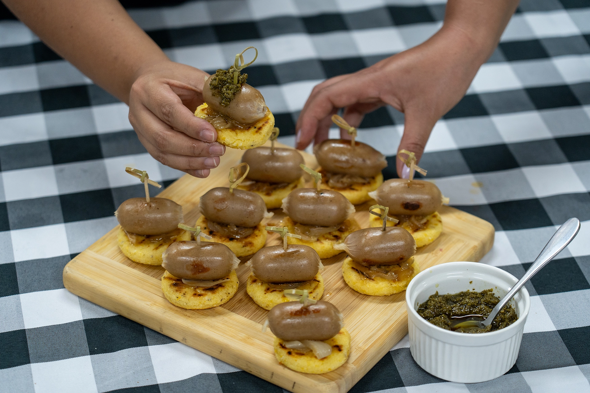 Montaditos con Butifarra